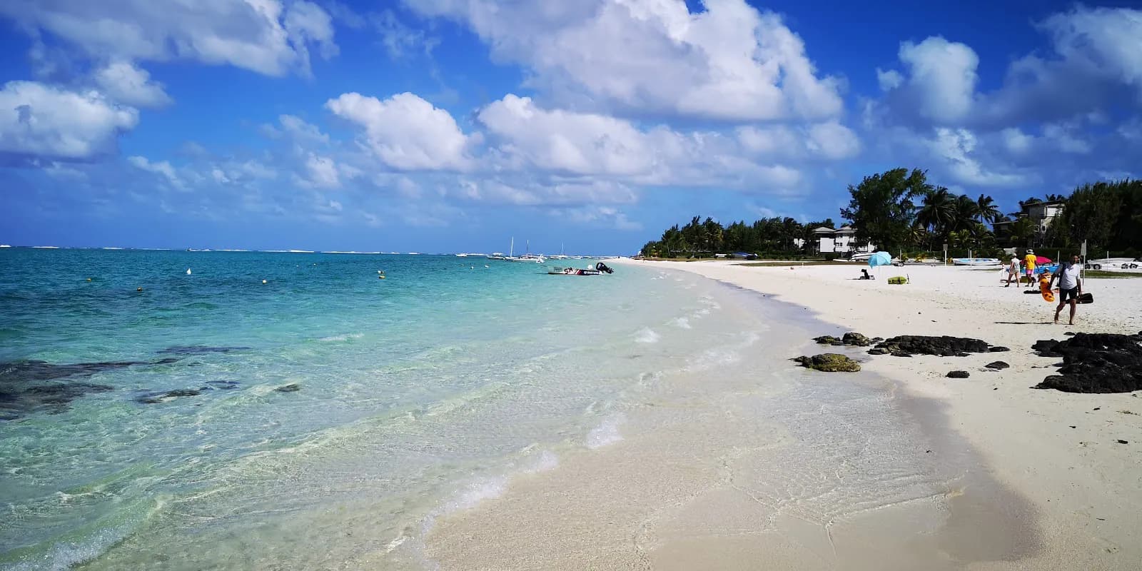 La plage sauvage de Pointe d'Esny